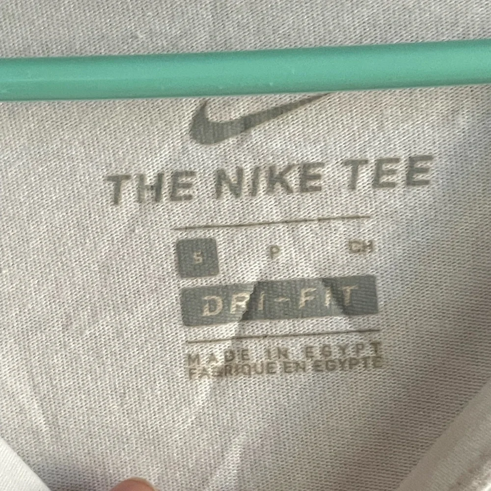 Nike Me s Classic White Tank Top small - Picture 3 of 5